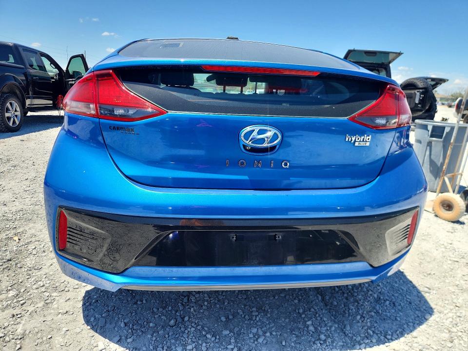 2017 Hyundai VIN KMHC65LC2HU023746 COPART salvage auction — MINOR DENT/SCRATCHES, Fl - Certificate Of Title (P), sold $4,750 on 2026-07-02 (photo 6)