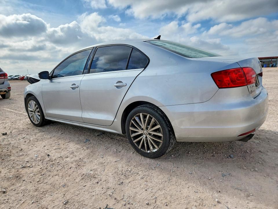 2014 Volkswagen Jetta VIN 3VWLL7AJ7EM361263 COPART salvage auction — FRONT END, Tx - Salvage Vehicle Title, sold $400 on 2026-07-22 (photo 2)
