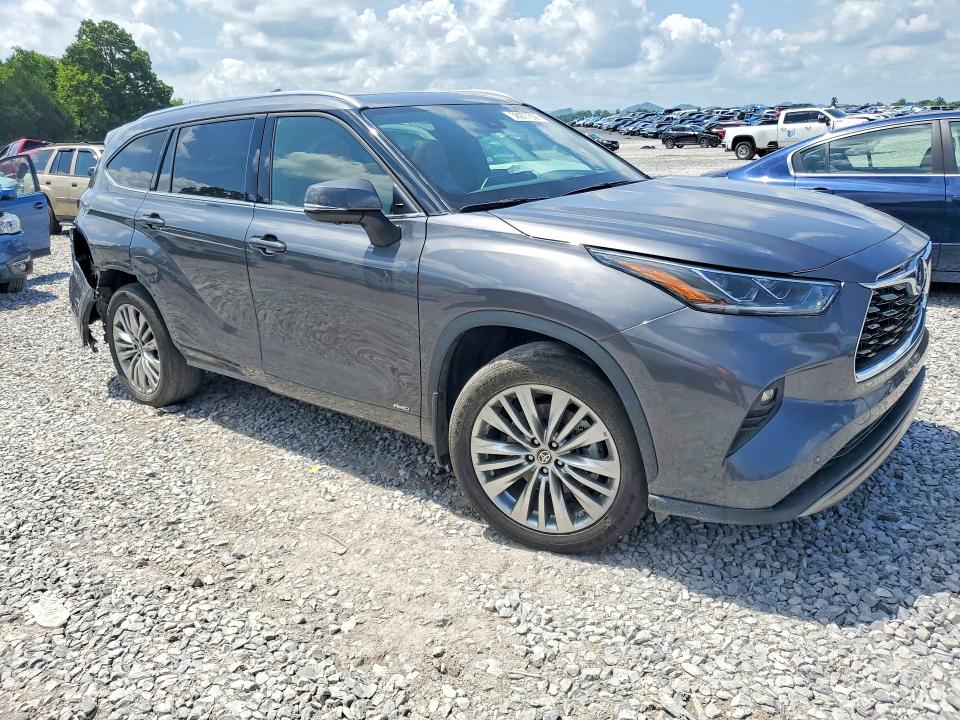 2024 Toyota Highlander VIN 5TDEBRCH8RS619297 COPART salvage auction — REAR END, TN - SALVAGE CERTIFICATE, sold $16,100 on 2026-07-30 (photo 4)