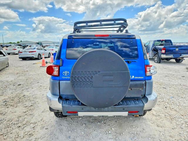 2007 Toyota Fj cruiser VIN JTEZU11F770015198 COPART salvage auction — FRONT END, Mt - Certificate Of Title, sold $3,100 on 2026-07-09 (photo 6)