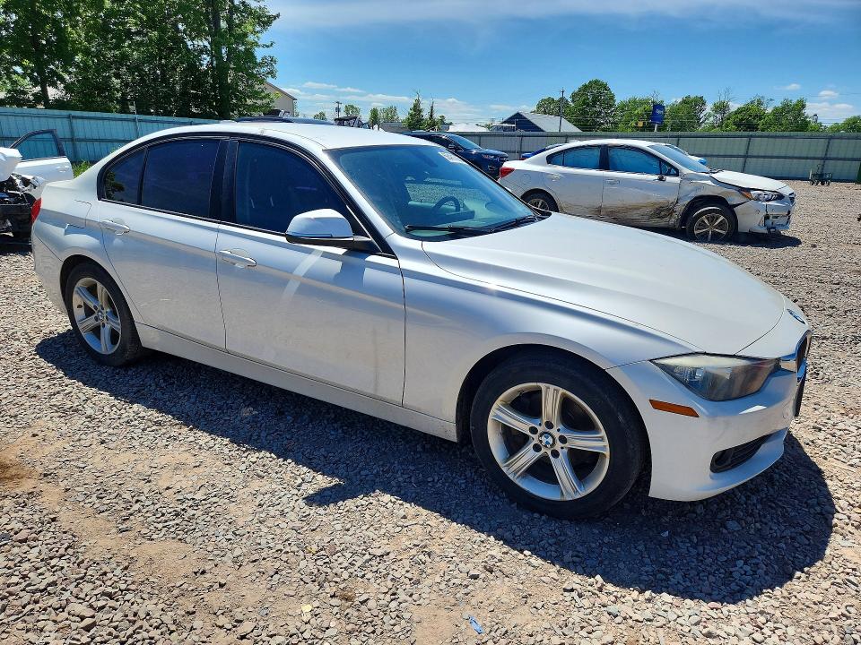 2015 BMW 3er VIN WBA3B1C50FP831533 COPART salvage auction — FRONT END, Ny - Mv-907A Salvage Certificate, sold $1,300 on 2026-07-13 (photo 4)