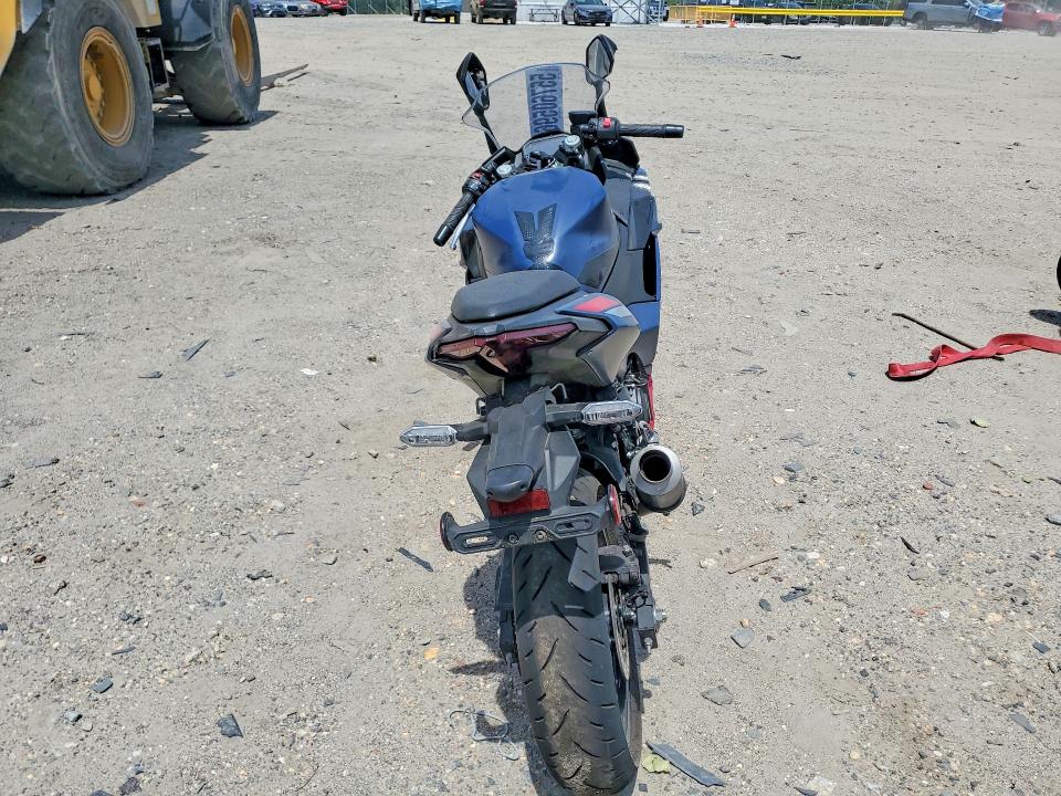 2026 Kawasaki Ex VIN ML5EXGJ17TDA82983 COPART salvage auction — VANDALISM, Md - Cert Of Salvage > 75% Damage, sold $1,900 on 2026-07-30 (photo 4)