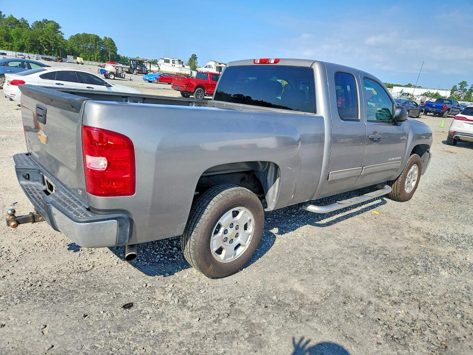 2012 Chevrolet Silverado VIN 1GCRCSE06CZ237871 COPART salvage auction — MINOR DENT/SCRATCHES, Nc - Salvage Certificate Of Title, sold $950 on 2026-07-27 (photo 3)