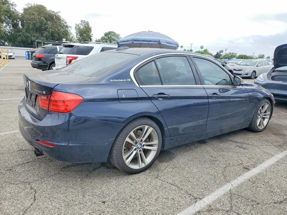 2013 BMW 3er VIN WBA3F9C50DF484159 COPART salvage auction — NORMAL WEAR, Ca - Dis/Dlr/Exp Only Clean Title, sold $700 on 2026-07-28 (photo 3)