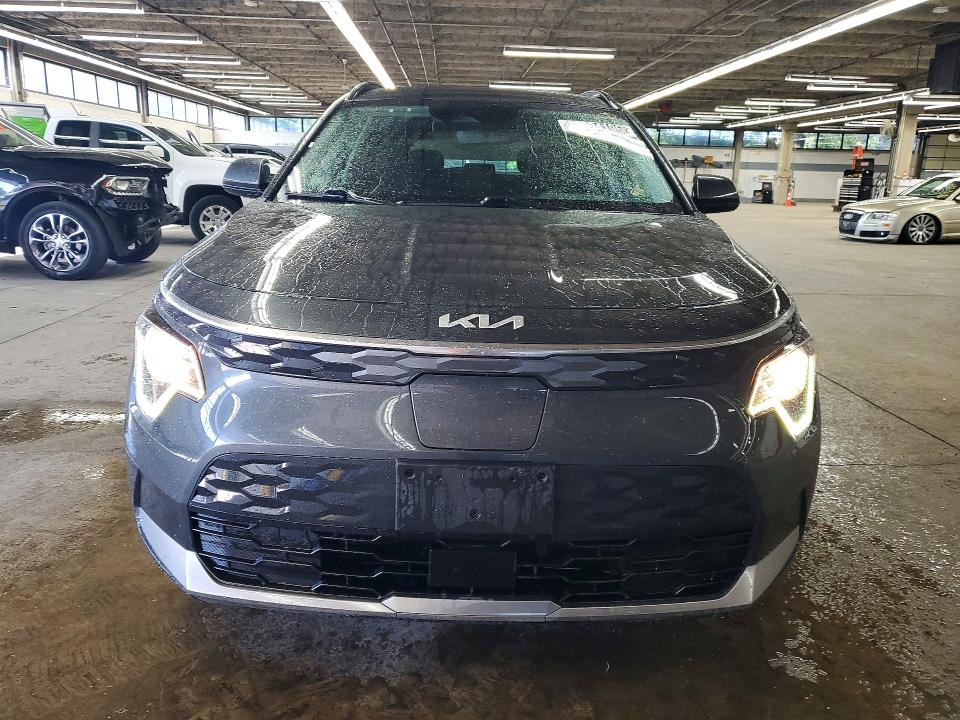 2023 Kia Niro VIN KNDCR3L14P5075144 COPART salvage auction — FRONT END, IL - SALVAGE CERTIFICATE, sold $10,000 on 2026-07-29 (photo 5)