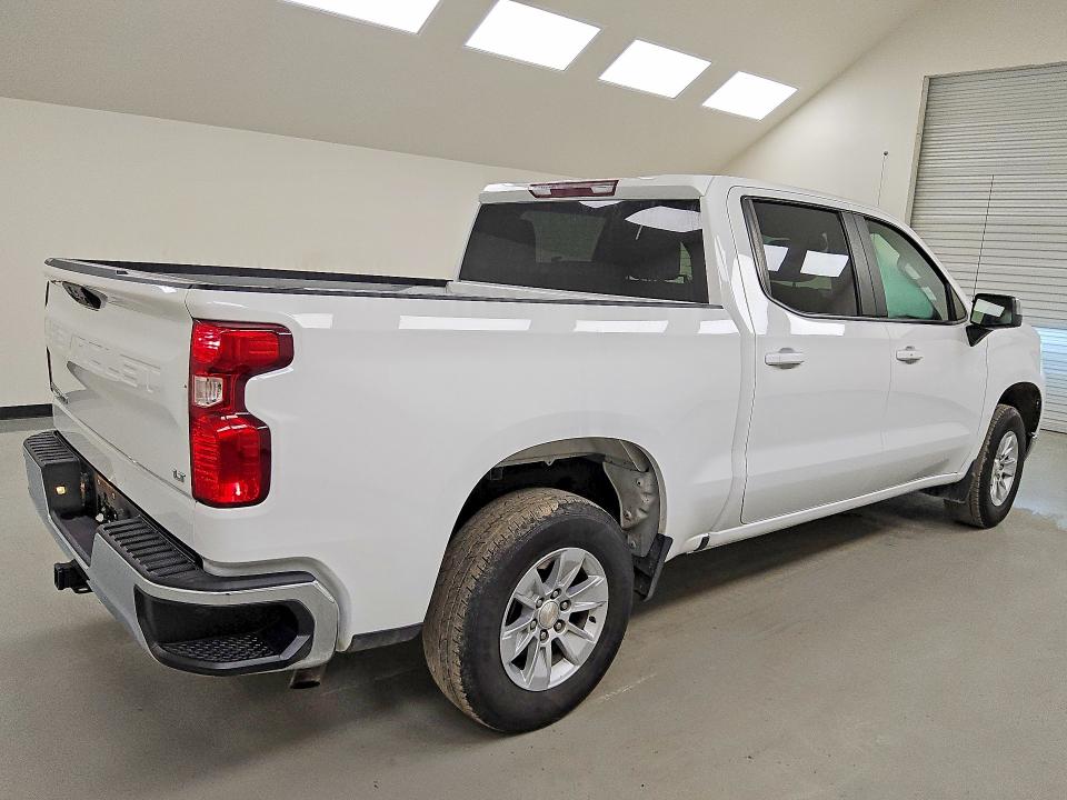 2024 Chevrolet Silverado 1500 VIN 1GCPACEK6RZ349728 COPART salvage auction — MINOR DENT/SCRATCHES, TX - CERTIFICATE OF TITLE, sold $18,400 on 2026-07-09 (photo 3)