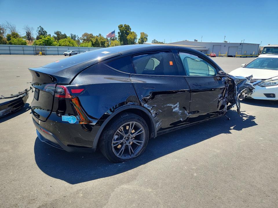 2024 Tesla Model y VIN 7SAYGDED4RF202522 COPART salvage auction — FRONT END, Ca - Salvage Certificate, sold $2,200 on 2026-07-08 (photo 3)