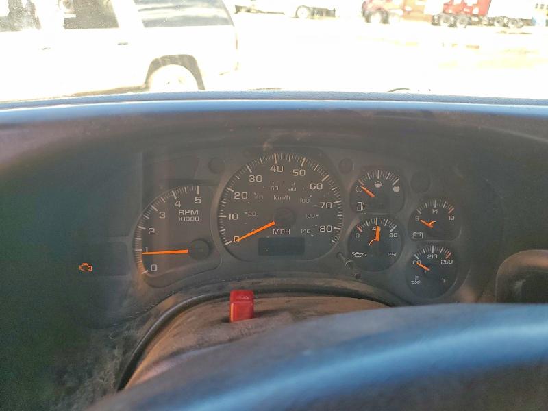 2003 Chevrolet C/K VIN 1GBE4E1E23F506114 COPART salvage auction — SIDE, IL - SALVAGE CERTIFICATE, sold $1,500 on 2026-09-15 (photo 8)