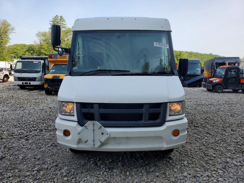 2013 Isuzu Npr hd VIN JALB4T176D7W00088 COPART salvage auction — REAR END, MA - CERTIFICATE OF TITLE, sold $100 on 2026-07-09 (photo 5)