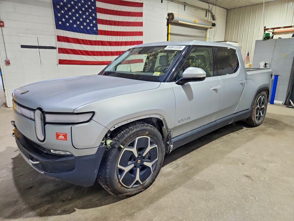 2024 Rivian R1t VIN 7FCTGCAA1RN030863 — COPART salvage auction photo