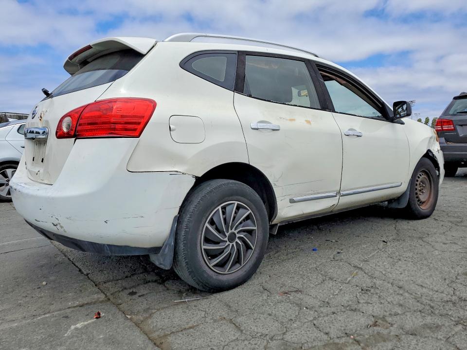 2015 Nissan Rogue VIN JN8AS5MT2FW161590 COPART salvage auction — SIDE, Ca - Dlr/Dis/Exp Only Salvage Title, sold $350 on 2026-07-10 (photo 3)
