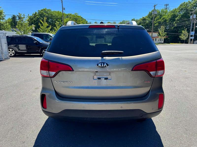 2015 Kia Sorento VIN 5XYKTCA67FG652623 COPART salvage auction — MINOR DENT/SCRATCHES, Ma - Certificate Of Title, sold $2,850 on 2026-07-29 (photo 5)