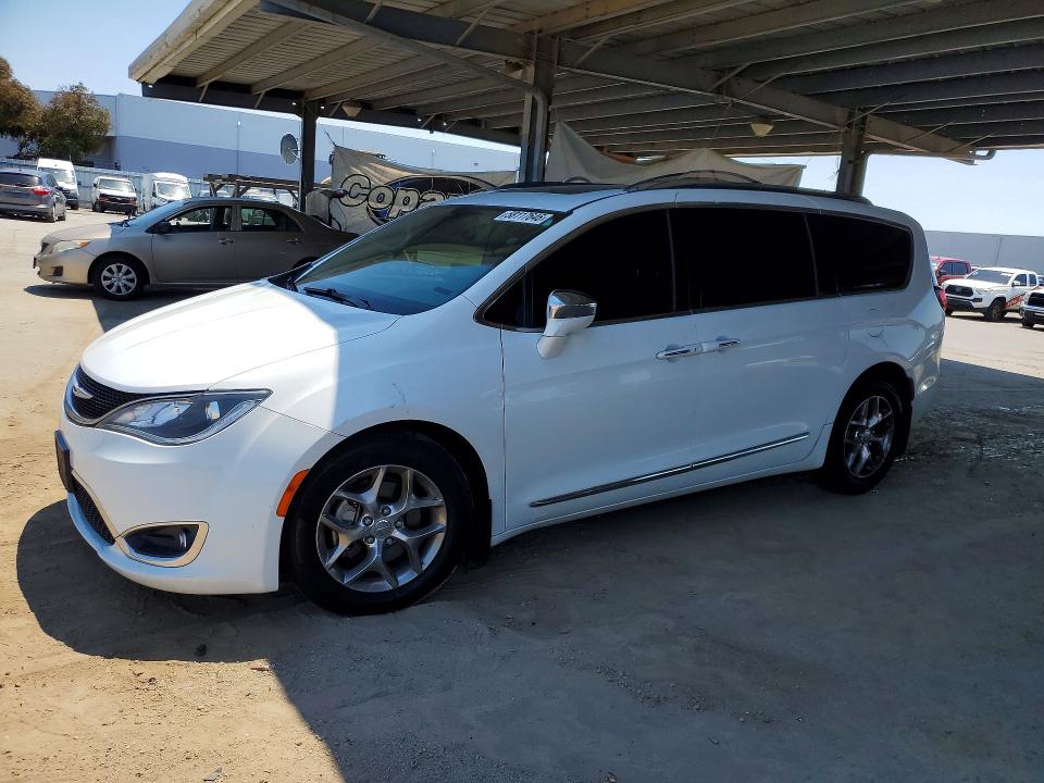 2018 Chrysler Pacifica VIN 2C4RC1GG2JR170892 COPART salvage auction — SIDE, Mt - Dis/Dlr/Exp Only Clean Title, sold $3,200 on 2026-07-30 (photo 1)