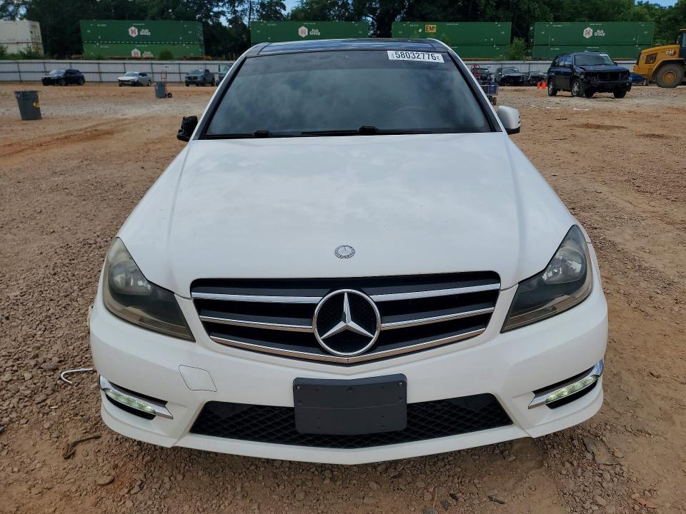 2014 Mercedes-benz C-klasse VIN WDDGF4HB7ER304056 COPART salvage auction — SIDE, Nc - Salvage Certificate Of Title, sold $1,700 on 2026-08-17 (photo 5)