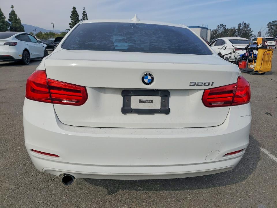2018 BMW 3er VIN WBA8A9C5XJAD27917 COPART salvage auction — FRONT END, Salvage Title, sold $2,150 on 2026-07-28 (photo 6)