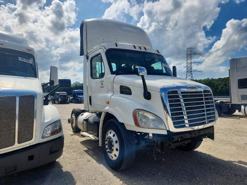2015 Freightliner Cascadia VIN 3AKBGBDV6FSGG8488 COPART salvage auction — DAMAGE HISTORY, NE - CERTIFICATE OF TITLE (P), sold $5,300 on 2026-07-09 (photo 1)