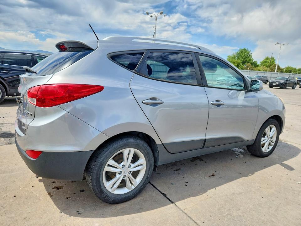 2011 Hyundai Tucson VIN KM8JUCAC1BU259428 COPART salvage auction — FRONT END, CO - PUBLIC - SALVAGE TITLE, sold $275 on 2026-07-29 (photo 3)