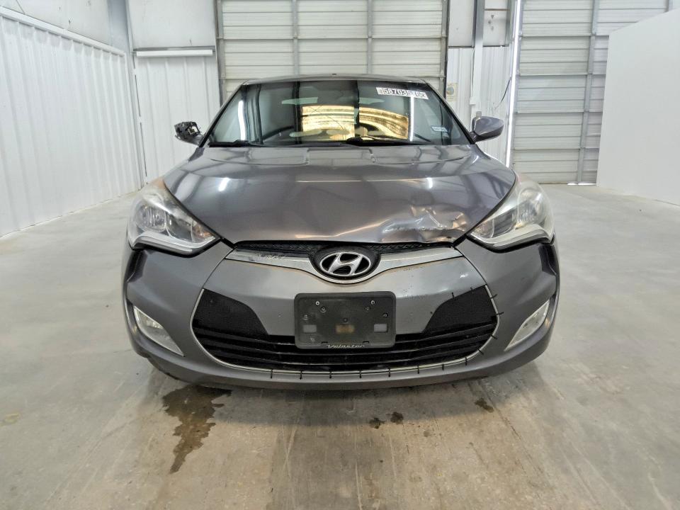 2017 Hyundai Veloster VIN KMHTC6AD1HU314426 COPART salvage auction — MINOR DENT/SCRATCHES, Tx - Certificate Of Title, sold $2,200 on 2026-07-28 (photo 5)