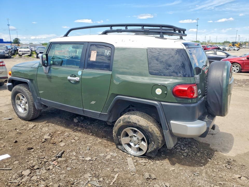 2010 Toyota Fj cruiser VIN JTEBU4BF1AK084644 COPART salvage auction — MINOR DENT/SCRATCHES, Mi - Certificate Of Title (P), sold $7,700 on 2026-07-10 (photo 2)