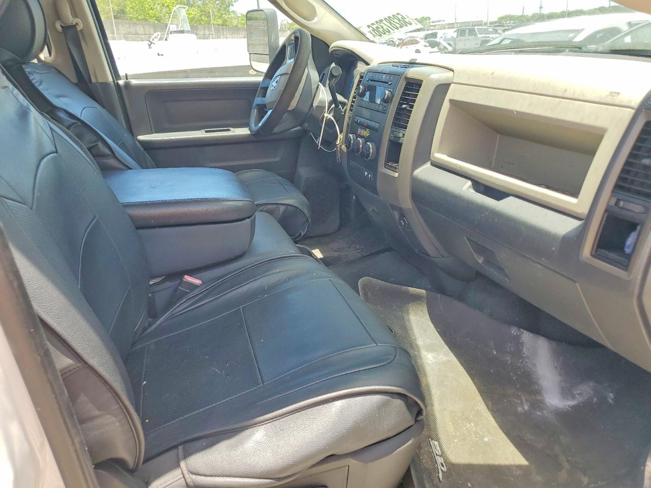 2011 Dodge Ram 4500 VIN 3D6WA6CL1BG570615 COPART salvage auction — Normal Wear, FL - CERTIFICATE OF TITLE, sold $1,650 on 2026-06-30 (photo 5)