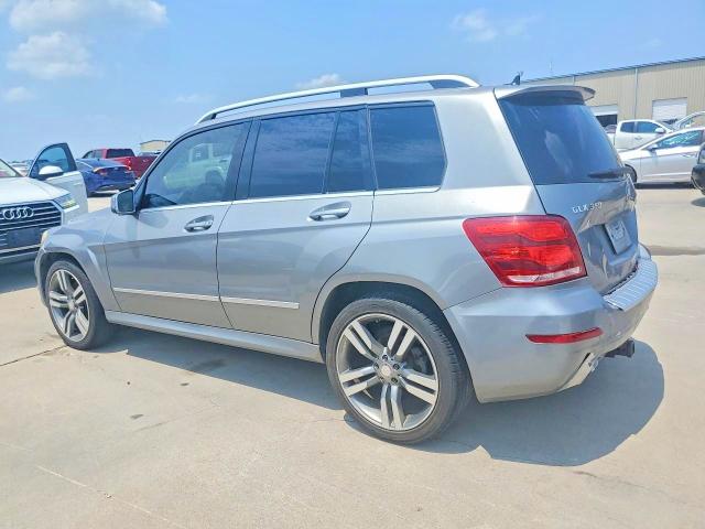 2015 Mercedes-benz VIN WDCGG5HB6FG383434 COPART salvage auction — REAR END, Tx - Salvage Vehicle Title, sold $4,650 on 2026-07-20 (photo 2)