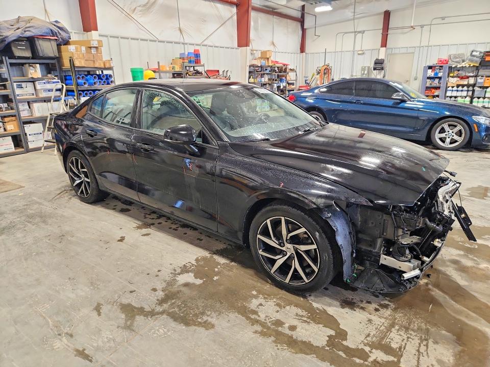 2020 Volvo VIN 7JR102FK9LG072045 COPART salvage auction — FRONT END, Wi - Cert Of Title-Salvage Vehicle, sold $3,600 on 2026-07-14 (photo 4)