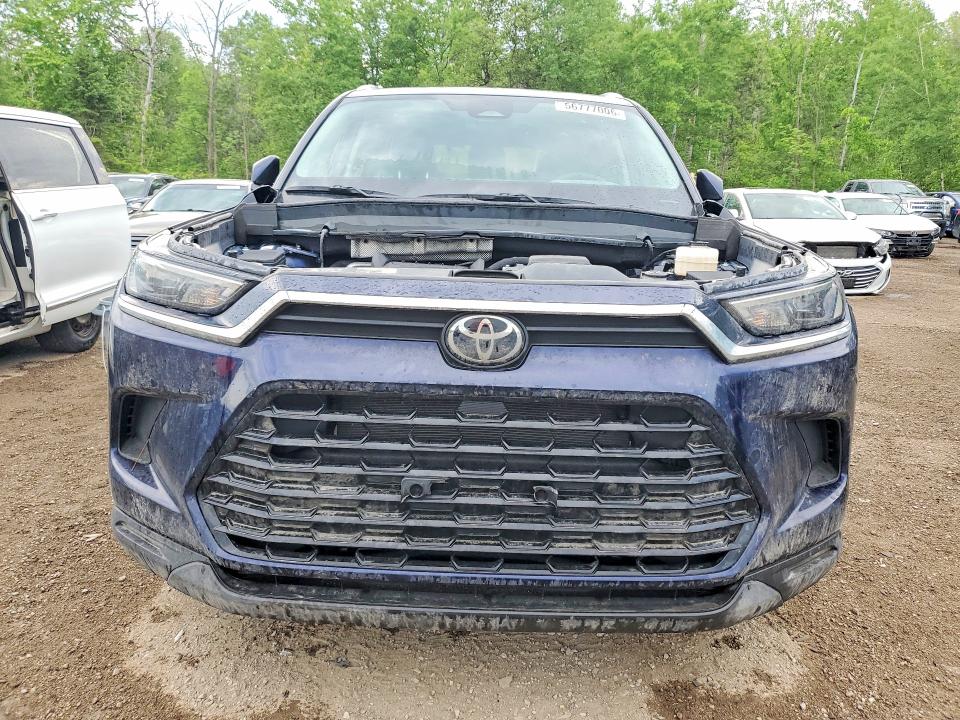 2024 Toyota Highlander VIN 5TDAAAB50RS025071 COPART salvage auction — VANDALISM, ON - PERMIT NO BRAND - UNFIT, sold $12,200 on 2026-07-09 (photo 5)