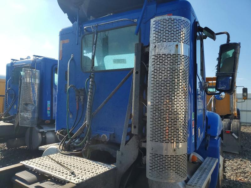 2009 Freightliner Conventional VIN 1FUJA6CK39LAH1181 COPART salvage auction — NORMAL WEAR, NJ - CERTIFICATE OF TITLE, sold $8,200 on 2026-07-21 (photo 9)