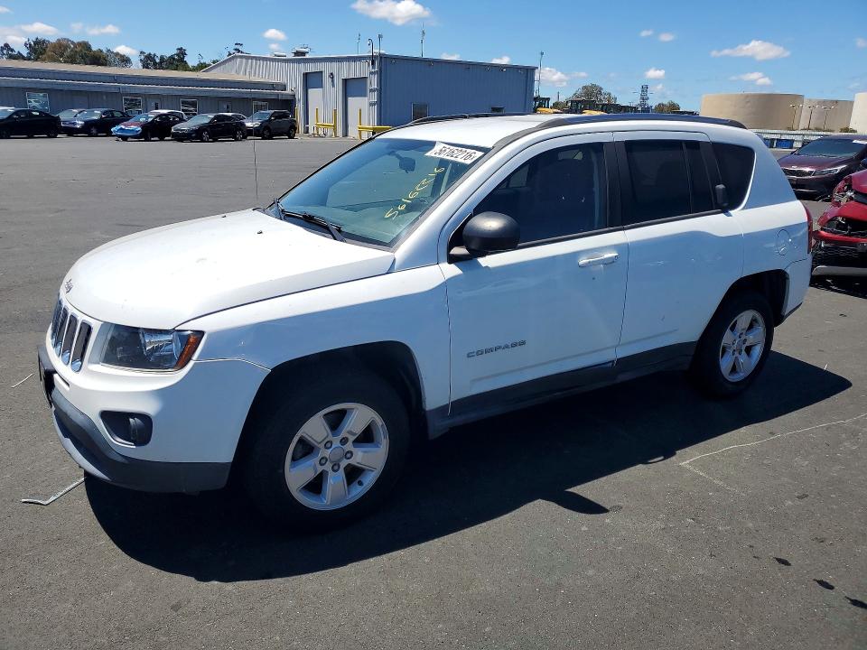 2015 Jeep Compass VIN 1C4NJCBA1FD143812 COPART salvage auction — MINOR DENT/SCRATCHES, Ca - Dis/Dlr/Exp Only Clean Title, sold $750 on 2026-07-08 (photo 1)