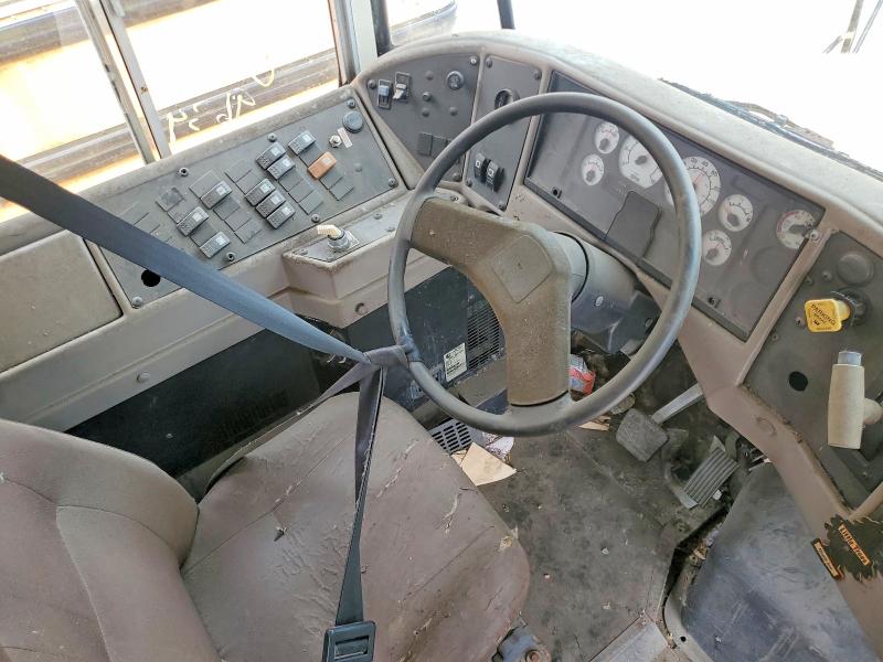 2004 Icrp VIN 4DRBRAAN64B969659 COPART salvage auction — ALL OVER, OH - CERTIFICATE OF TITLE, sold $1,450 on 2026-07-07 (photo 5)