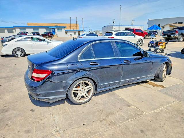 2009 Mercedes-benz C class VIN WDDGF54XX9F220909 COPART salvage auction — REAR END, TX - SALVAGE VEHICLE TITLE, sold $750 on 2026-07-20 (photo 3)