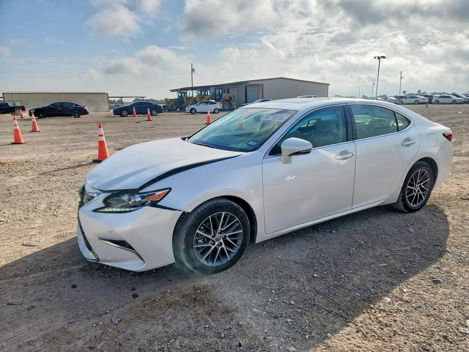 2017 Lexus VIN 58ABK1GG8HU074433 COPART salvage auction — FRONT END, Tx - Salvage Vehicle Title, sold $950 on 2026-07-29 (photo 1)