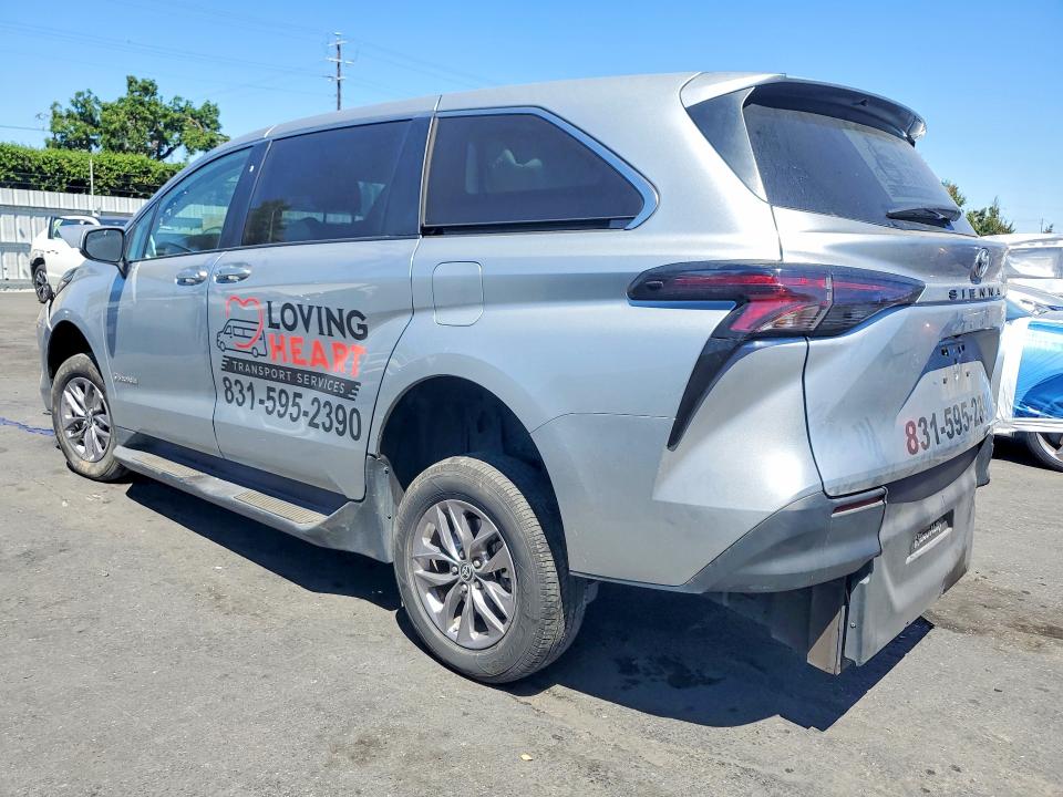 2024 Toyota Sienna VIN 5TDKRKEC1RS200375 COPART salvage auction — FRONT END, CA - SALVAGE CERTIFICATE, sold $11,700 on 2026-07-28 (photo 2)