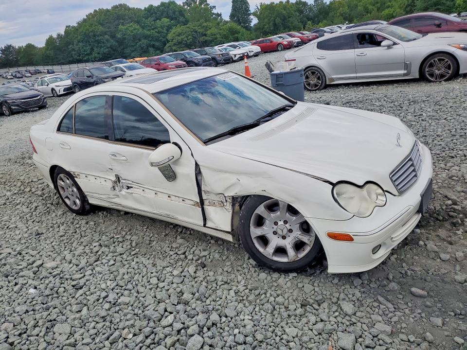2006 Mercedes-benz C-klasse VIN WDBRF92H56F755923 COPART salvage auction — SIDE, Nc - Salvage Certificate Of Title, sold $225 on 2026-07-15 (photo 4)