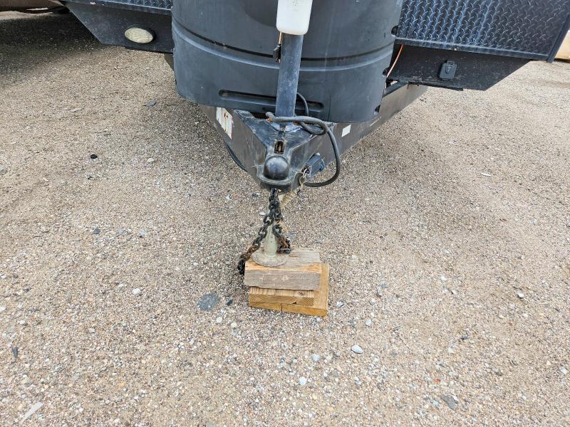 2019 Heartland Mallard VIN 5SFNB3024KE403887 COPART salvage auction — MINOR DENT/SCRATCHES, NE - CERT OF TITLE-SALVAGE, sold $3,650 on 2026-07-16 (photo 8)