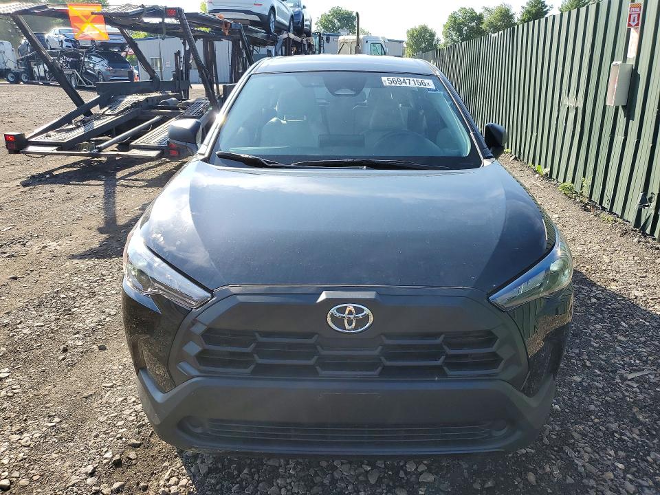 2026 Toyota Corolla cross VIN 7MUAAAAG2TV159872 COPART salvage auction — SIDE, Md - Cert Of Salvage > 75% Damage, sold $8,800 on 2026-07-20 (photo 5)