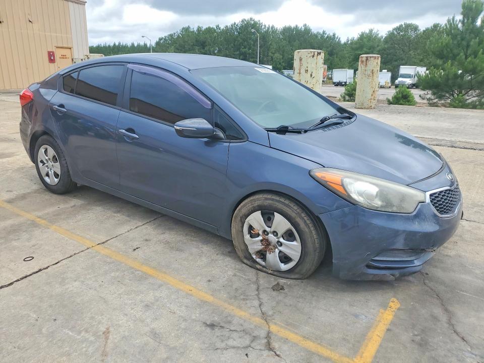 2015 Kia Forte VIN KNAFX4A67F5350587 COPART salvage auction — SIDE, SC - CERT OF TITLE-SALVAGE, sold $675 on 2026-07-24 (photo 4)