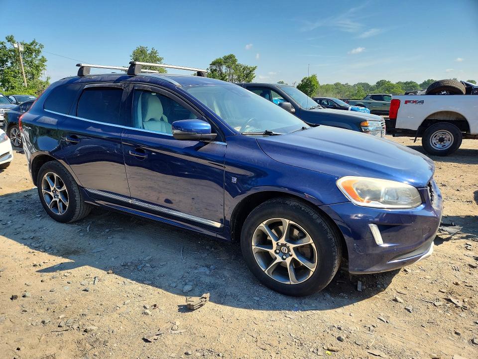2015 Volvo VIN YV449MDV4F2710565 COPART salvage auction — FRONT END, Md - Cert Of Salvage > 75% Damage, sold $600 on 2026-07-21 (photo 4)