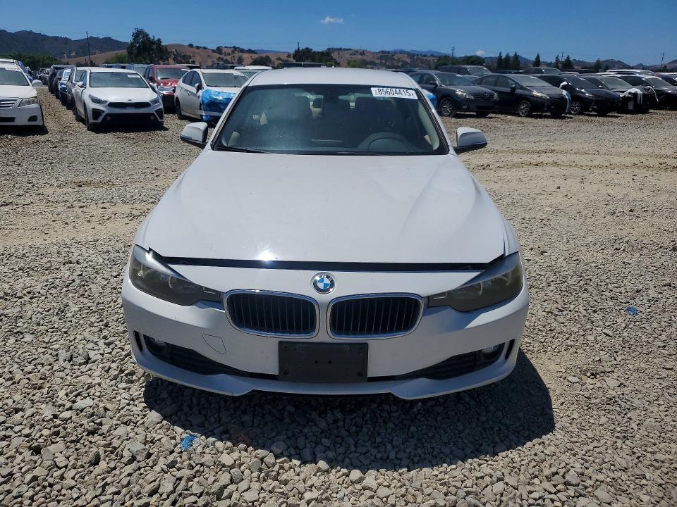2013 BMW 3er VIN WBA3B1C50DF462207 COPART salvage auction — SIDE, Ca - Salvage Certificate, sold $1,750 on 2026-07-14 (photo 5)
