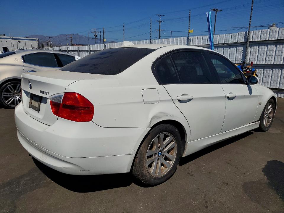 2006 BMW 3 series VIN WBAVB13526KX33514 COPART salvage auction — MINOR DENT/SCRATCHES, Ca - Dis/Dlr/Exp Only Clean Title, sold $500 on 2026-07-06 (photo 3)