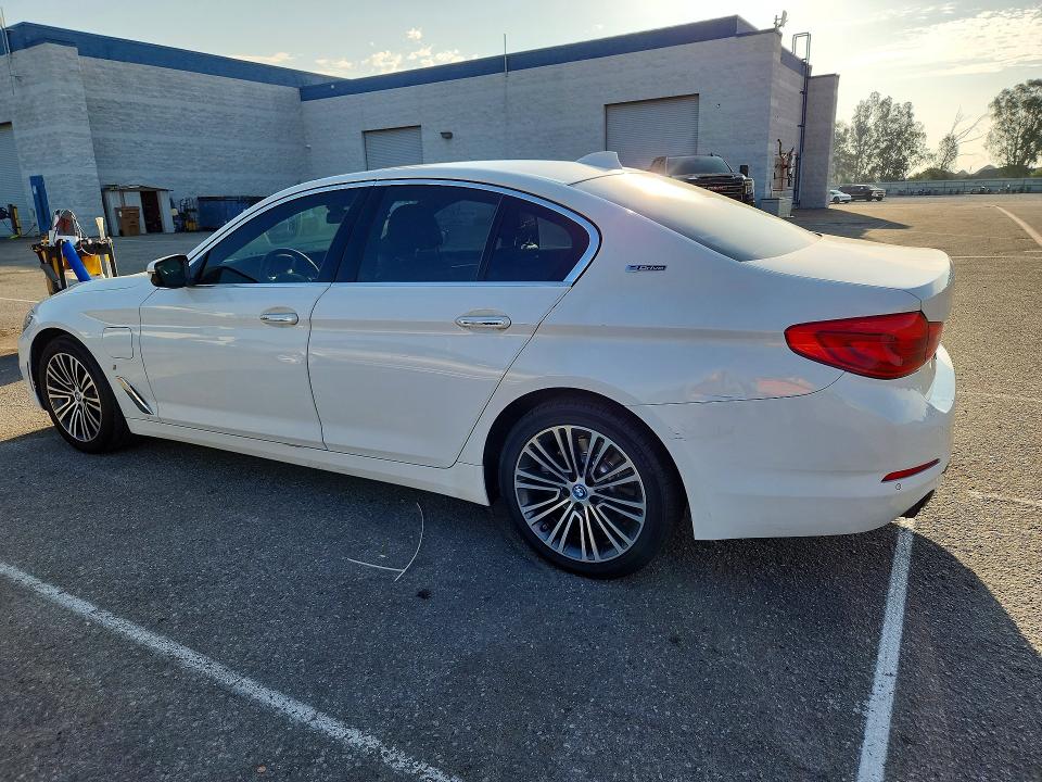 2018 BMW 5er VIN WBAJA9C57JB034260 COPART salvage auction — MINOR DENT/SCRATCHES, Ca - Dis/Dlr/Exp Only Clean Title, sold $5,000 on 2026-08-03 (photo 2)