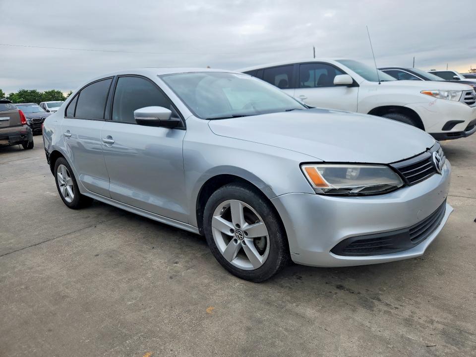 2012 Volkswagen Jetta VIN 3VWLL7AJ3CM421780 COPART salvage auction — REAR END, Tx - Certificate Of Title (P), sold $2,200 on 2026-07-09 (photo 4)