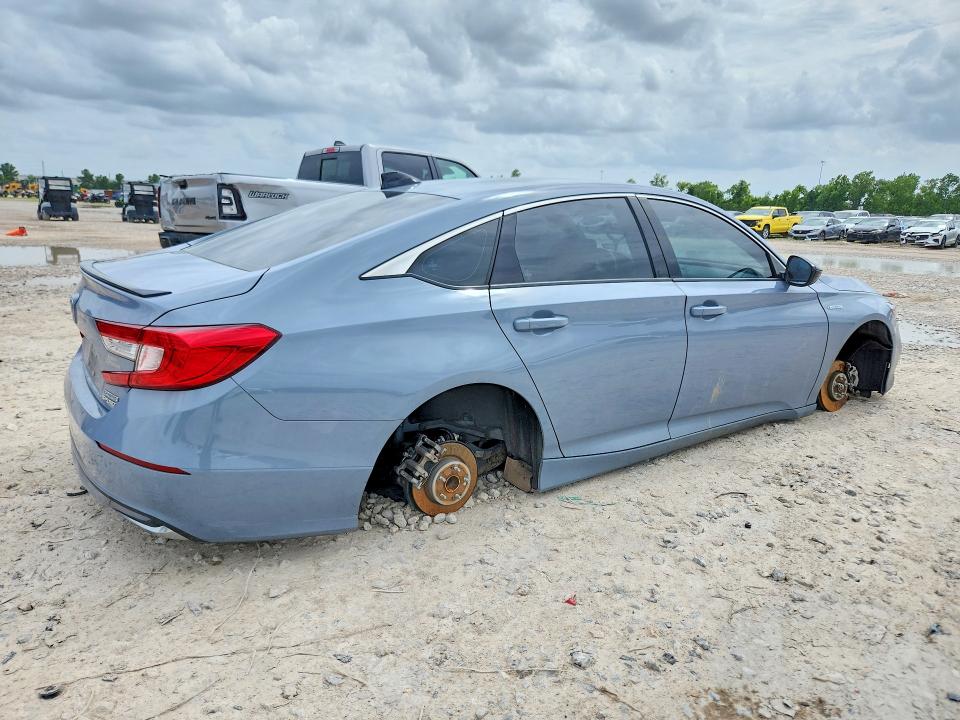 2022 Honda Accord VIN 1HGCV3F2XNA042350 COPART salvage auction — UNDERCARRIAGE, Tx - Salvage Vehicle Title, sold $9,400 on 2026-07-28 (photo 3)
