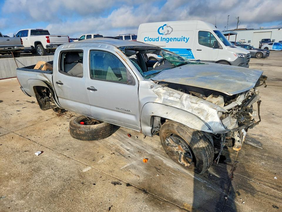 2007 Toyota Tacoma VIN 5TEJU62N17Z336996 COPART salvage auction — ROLLOVER, Nc - Salvage Certificate Of Title, sold $2,450 on 2026-07-27 (photo 4)