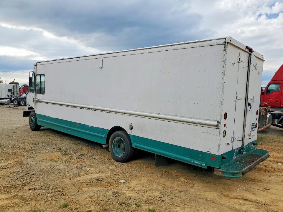 2008 Workhorse W62 VIN 5B4LPG2G283432486 COPART salvage auction — MECHANICAL, Nc - Certificate Of Title (P), sold $1,000 on 2026-07-27 (photo 2)