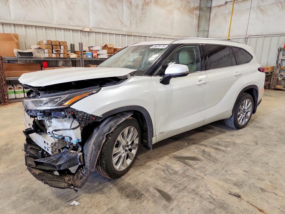 2022 Toyota Highlander VIN 5TDXBRCH3NS562459 COPART salvage auction — FRONT END, WI - CERT OF TITLE-SALVAGE VEHICLE, sold $19,400 on 2026-07-15 (photo 1)