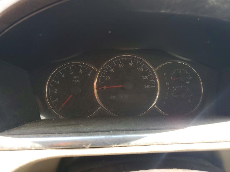 2008 Buick Lacrosse VIN 2G4WD582881274754 COPART salvage auction — MINOR DENT/SCRATCHES, La - Non Public Clean Title, sold $225 on 2026-07-10 (photo 9)
