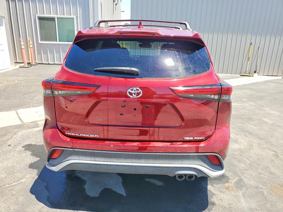 2022 Toyota Highlander VIN 5TDJZRBH1NS248375 COPART salvage auction — MINOR DENT/SCRATCHES, CA - CERTIFICATE OF TITLE, sold $16,300 on 2026-07-21 (photo 6)