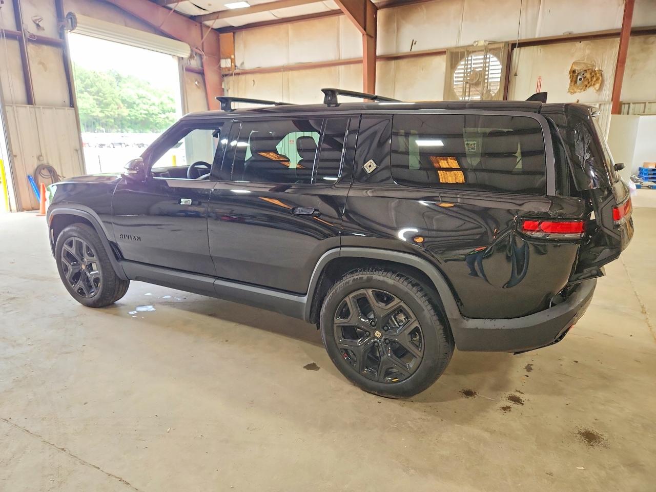2025 Rivian R1S VIN 7PDSGBBA7SN059096 COPART salvage auction — Rear End, GA - CERT OF TITLE-SALVAGE, sold $31,500 on 2026-07-02 (photo 2)