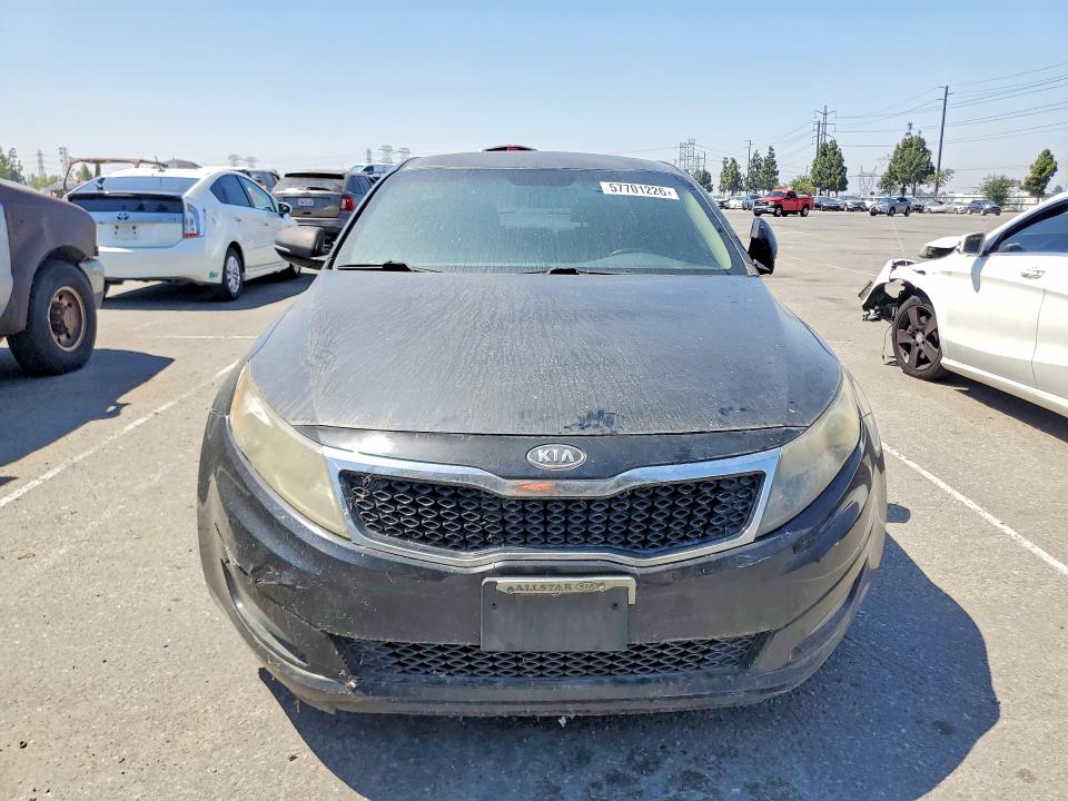 2012 Kia VIN 5XXGN4A71CG043445 COPART salvage auction — MINOR DENT/SCRATCHES, Ca - Dis/Dlr/Exp Only Clean Title, sold $375 on 2026-07-02 (photo 5)